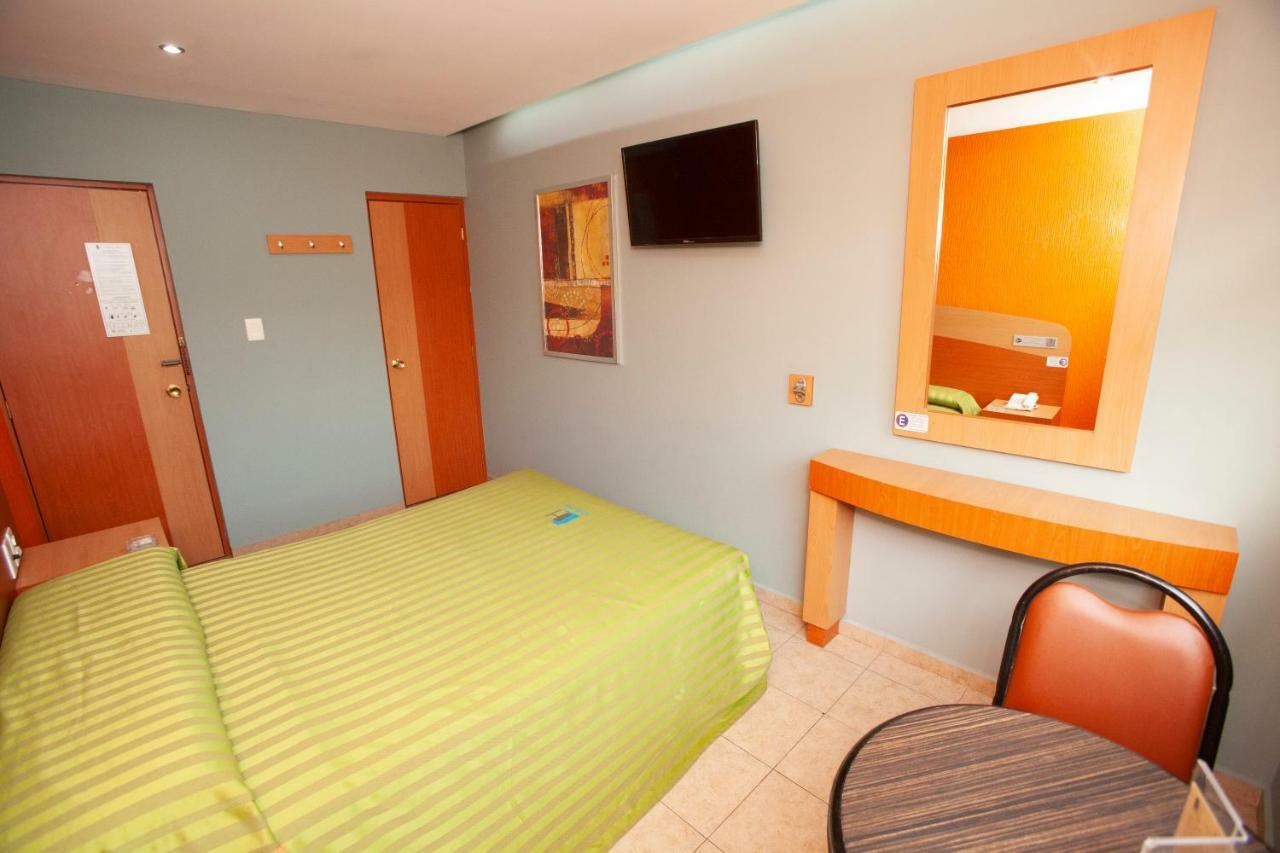 Hotel Lira - Solo Adultos メキシコシティ エクステリア 写真