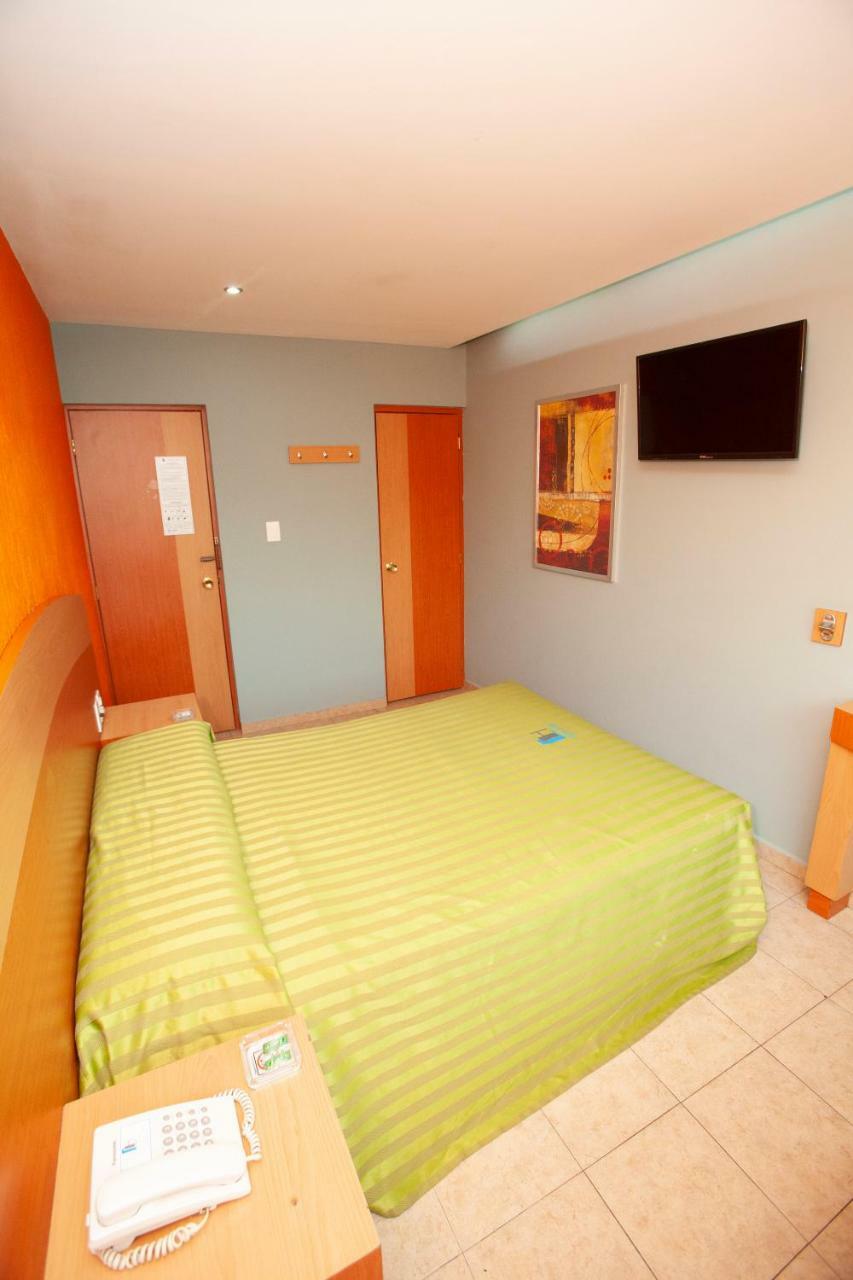 Hotel Lira - Solo Adultos メキシコシティ エクステリア 写真